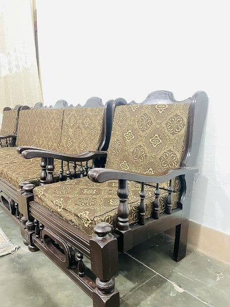one bed and sofa set in good condition . 3