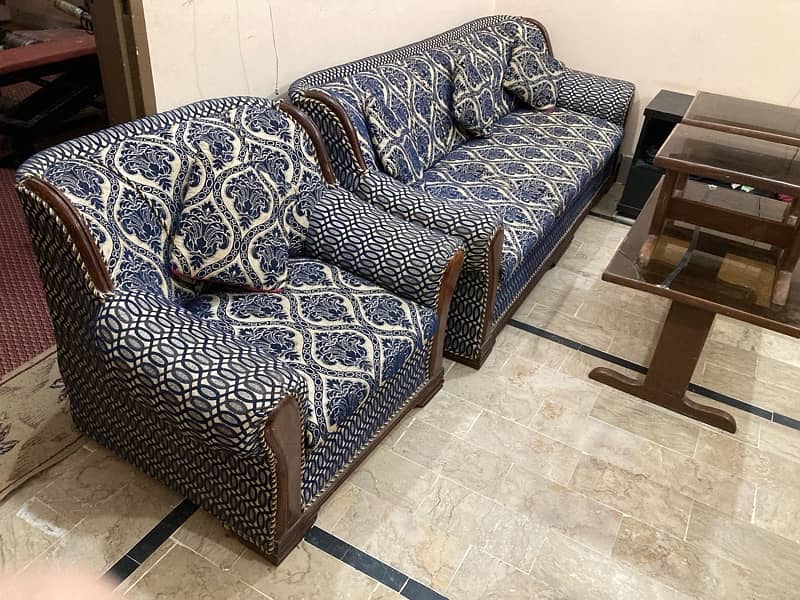 5 seater sofa with corner and centre table  Num: 3308532780 WhatsApp 1