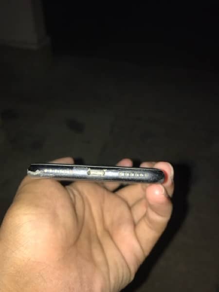 Apple Iphone SE 2020 (Second Generation) 4