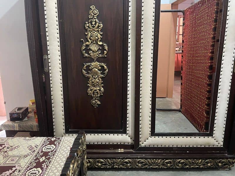 Fancy wooden Furniture Available in Good Condition 1