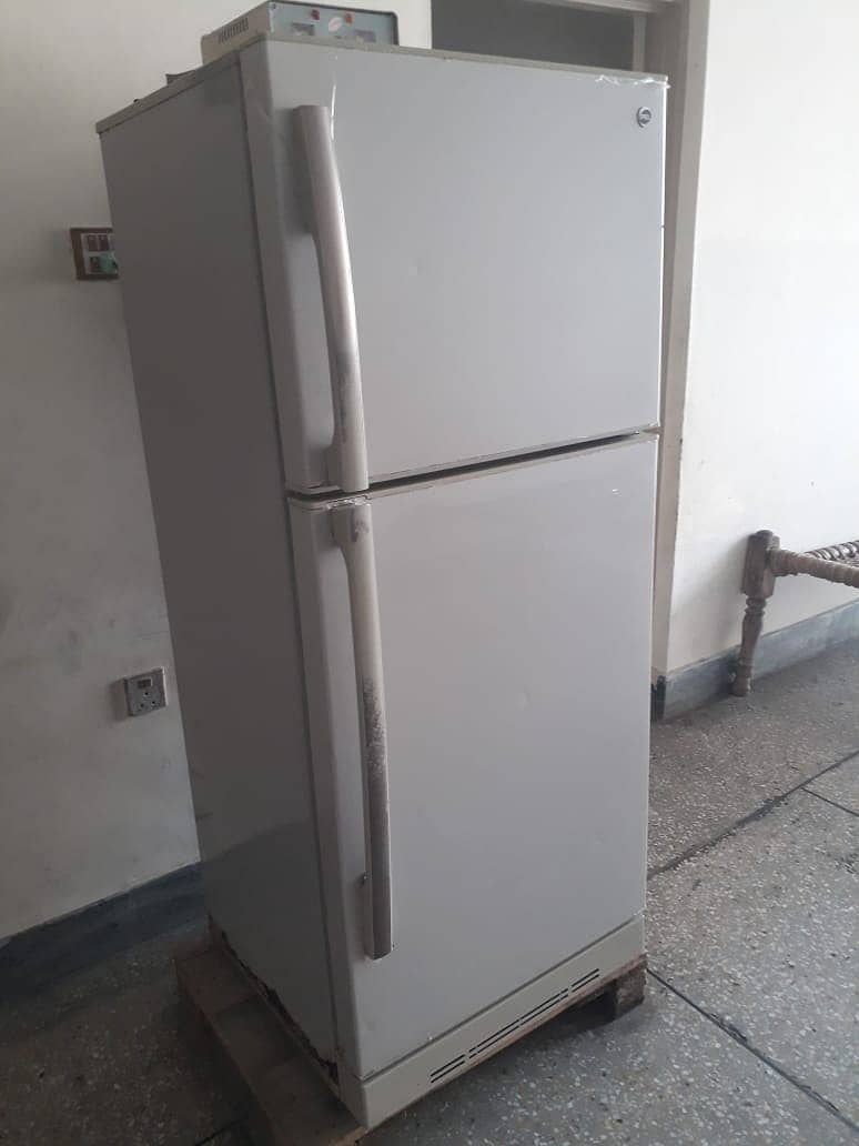 Uesed PEL Refrigerator for Urgent Sale 0