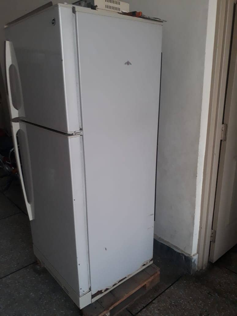 Uesed PEL Refrigerator for Urgent Sale 1