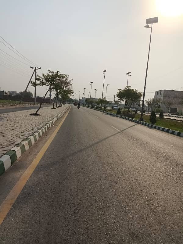 20 MARLA PLOT 150ft Road AVAILABLE IN BLOCK D BEST OPPORTUNITY FOR HIGH RISE BUILDING APARTMENTS OR FOR OFFICES PURPOSE IN LDA AVENUE 1 SOCIETY 6