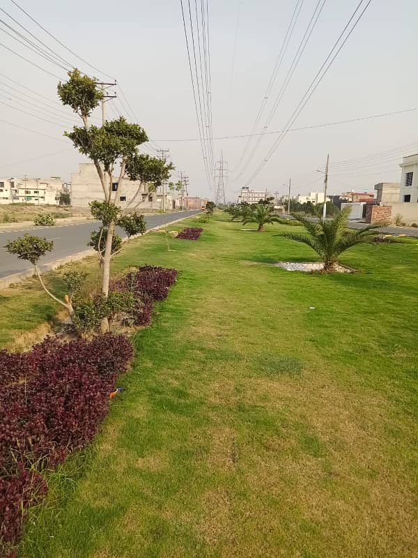 20 MARLA PLOT 150ft Road AVAILABLE IN BLOCK D BEST OPPORTUNITY FOR HIGH RISE BUILDING APARTMENTS OR FOR OFFICES PURPOSE IN LDA AVENUE 1 SOCIETY 13
