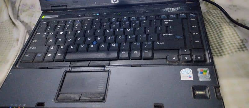 laptop neat and clean core(TM)2 1.66 ghertz with 2gb ram 200 GB hard 2