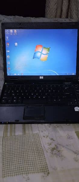 laptop neat and clean core(TM)2 1.66 ghertz with 2gb ram 200 GB hard 4