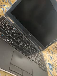 dell laptop condition 8/10.