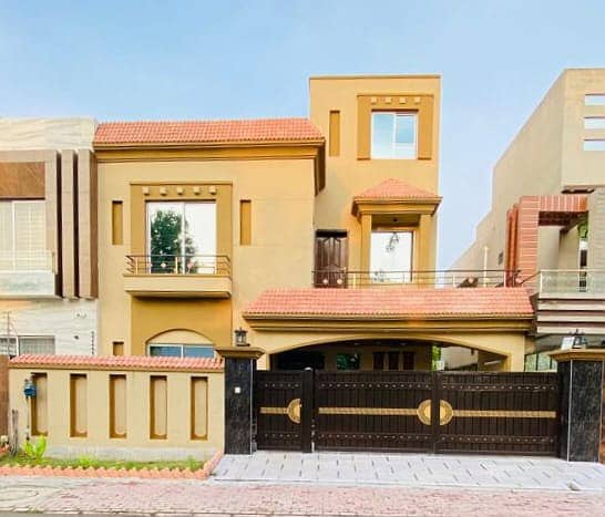 10 Marla Full House for Rent In Jasmine Block Bahria Town Lahore 0
