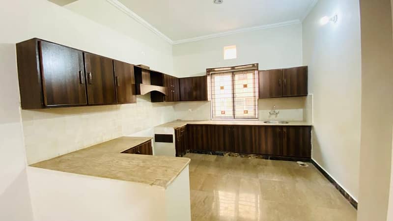 10 Marla Full House for Rent In Jasmine Block Bahria Town Lahore 4