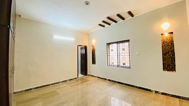 10 Marla Full House for Rent In Jasmine Block Bahria Town Lahore 5