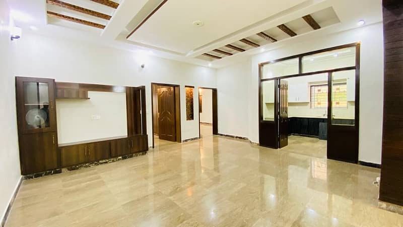10 Marla Full House for Rent In Jasmine Block Bahria Town Lahore 10