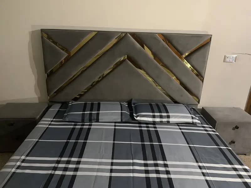 Bed ,King size with Side table and dressing table 3
