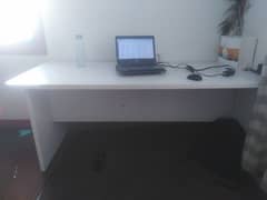 Office Table like new 9000