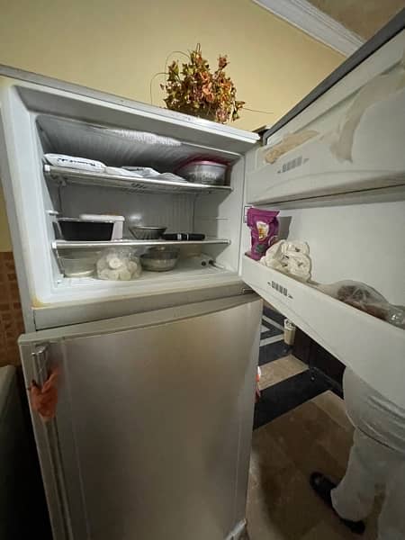 Dawlance Refrigerator 2 Door For Sale 3