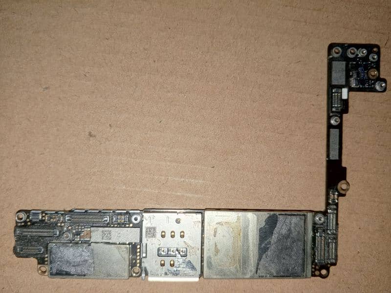iPhone 8 plus mother board and parts 1