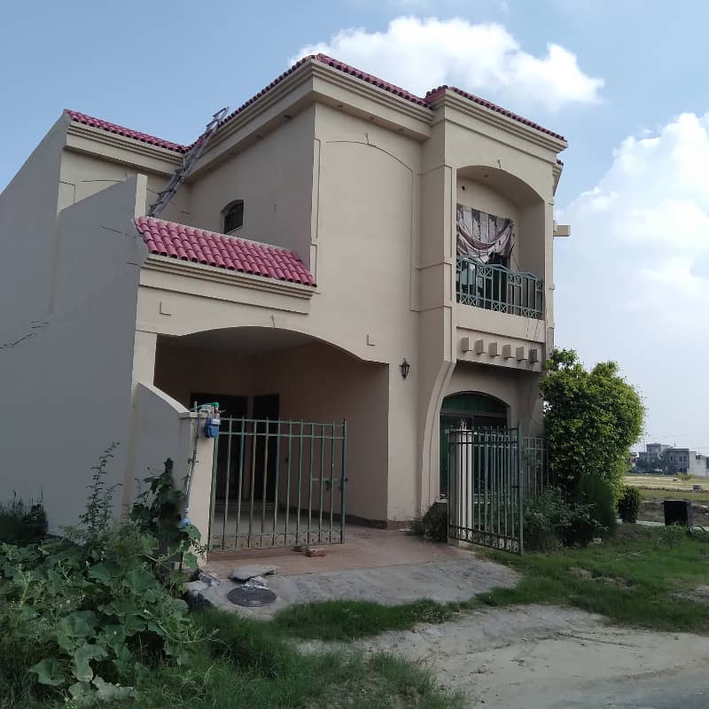 Triple story house with 7 beds 80 thousand rent 1