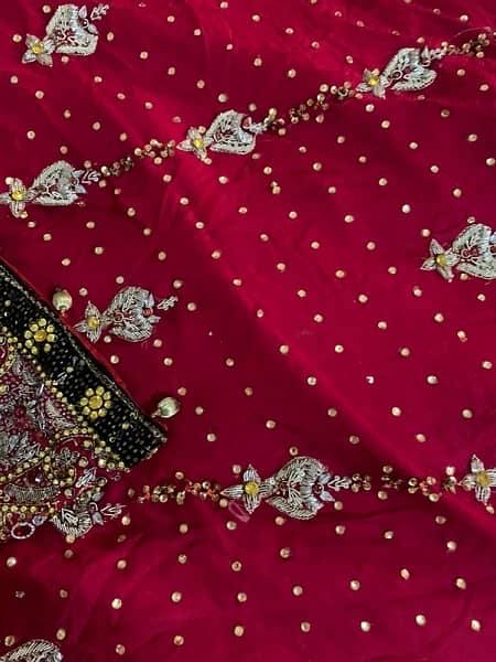 red lehnga with jewellery 2