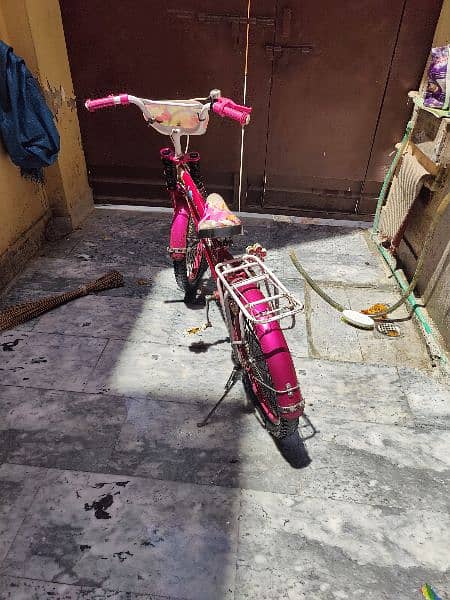 Girls cycle for sale 0