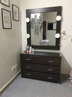 Chester Drawer with mirror (Dressing Table)