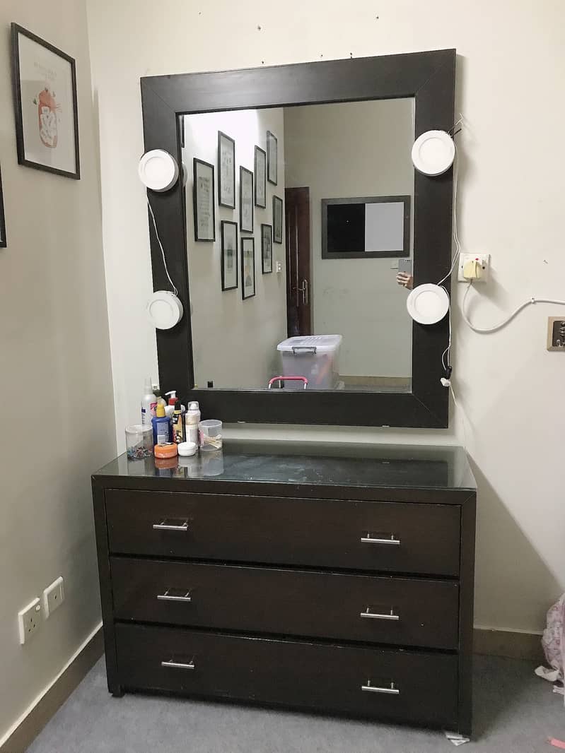 Chester Drawer with mirror (Dressing Table) 1