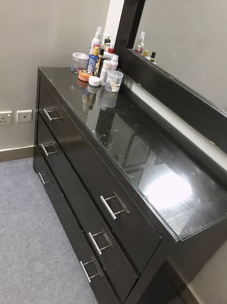 Chester Drawer with mirror (Dressing Table) 4