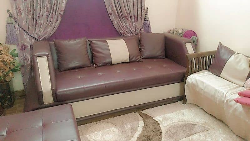 5 Seater sofa with table Vip brand defence 2