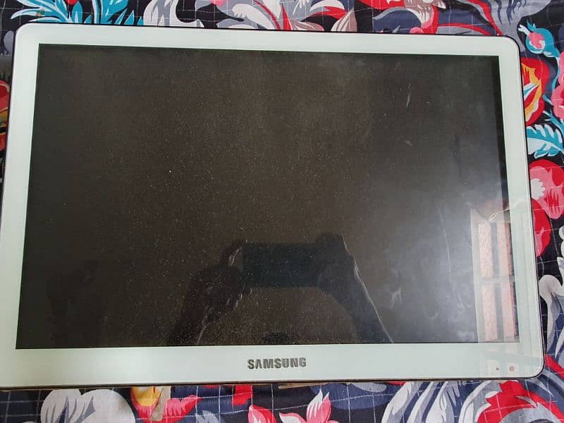 Samsung LCD For Sale 17 Inches  and Good Condition 1