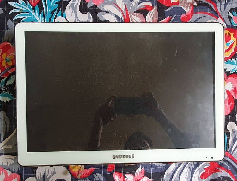 Samsung LCD For Sale 17 Inches  and Good Condition 8