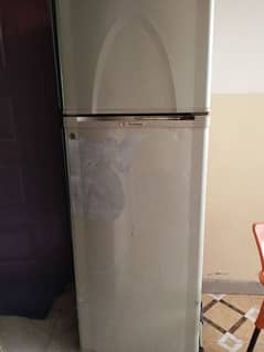Dawlance Refrigerator Medium size 0