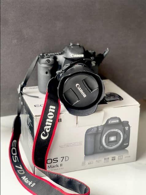 Canon EOS 7D Mark II DSLR - UK import - Mobile number 03135676468 0