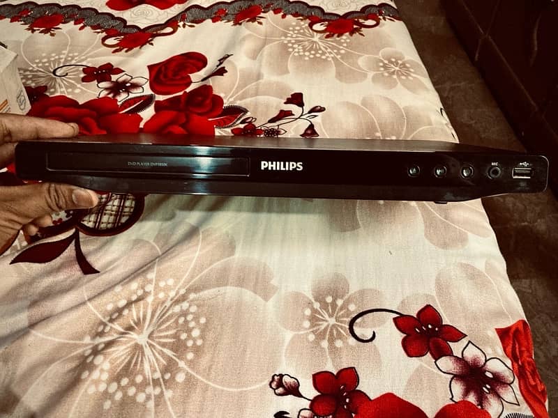 PHILIPS DVD PLAYER / MODEL DVP3850K / forsale with box, wires, control 4