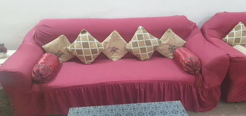 7seater sofa set for sale withcover or without cover in new condition. 2