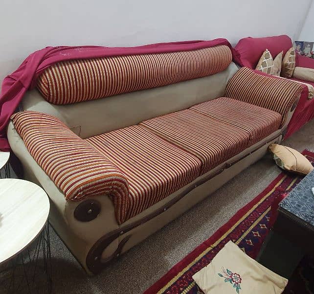 7seater sofa set for sale withcover or without cover in new condition. 5