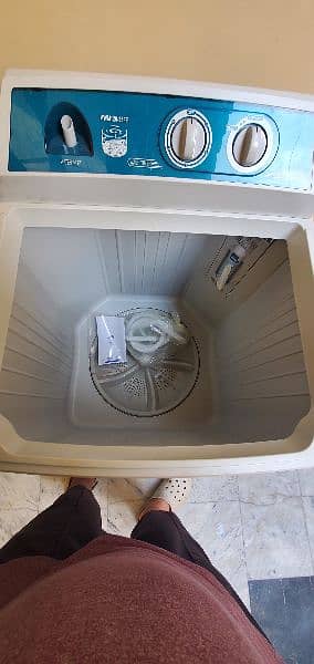 haier washing machine and kenwood spinner 8