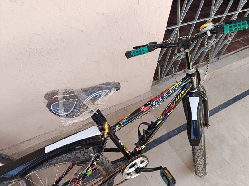 sports bicycle 10/10 condition 2