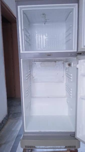 Refrigerator PEL Model 2100 for Sale 3