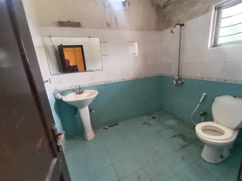 1 KANAL UPPER PORTON SEPARTE GATE AVAILABLE FOR RENT IN DHA PHASE 1 5