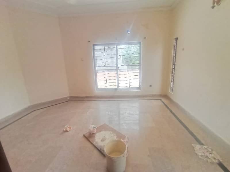1 KANAL UPPER PORTON SEPARTE GATE AVAILABLE FOR RENT IN DHA PHASE 1 11
