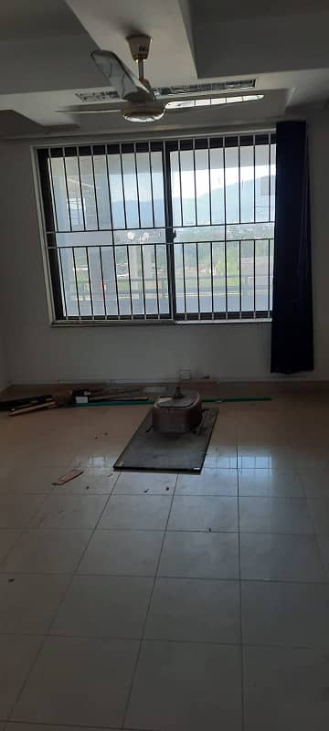 2 Bed Apartment In Alladin Heights G11 0