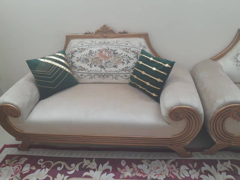 Beautiful and elegant 7 seater sofa 1