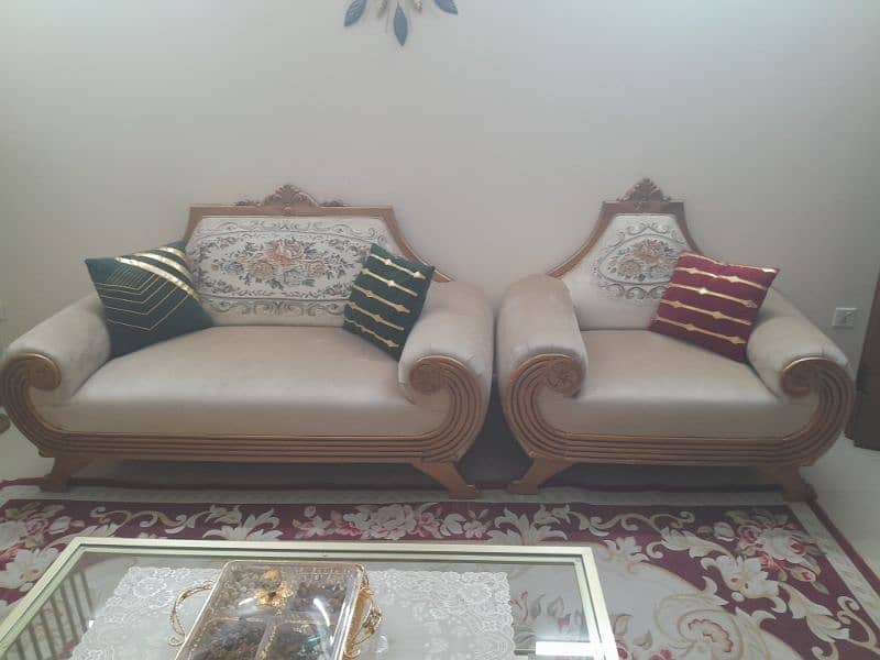Beautiful and elegant 7 seater sofa 3