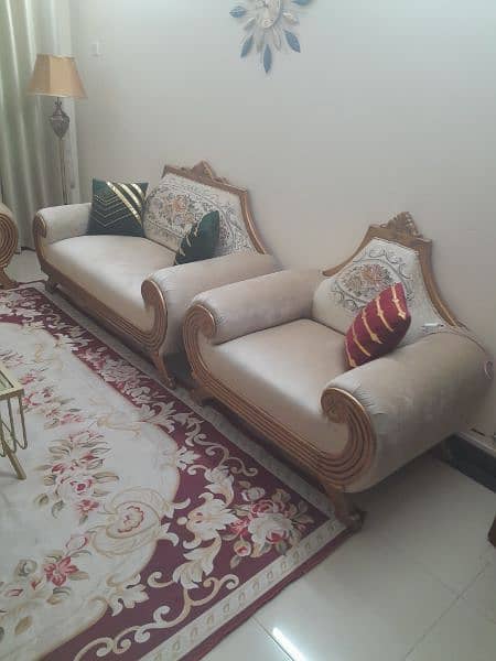 Beautiful and elegant 7 seater sofa 6