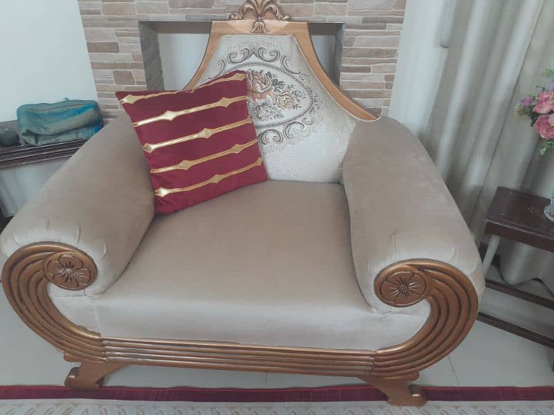 Beautiful and elegant 7 seater sofa 11