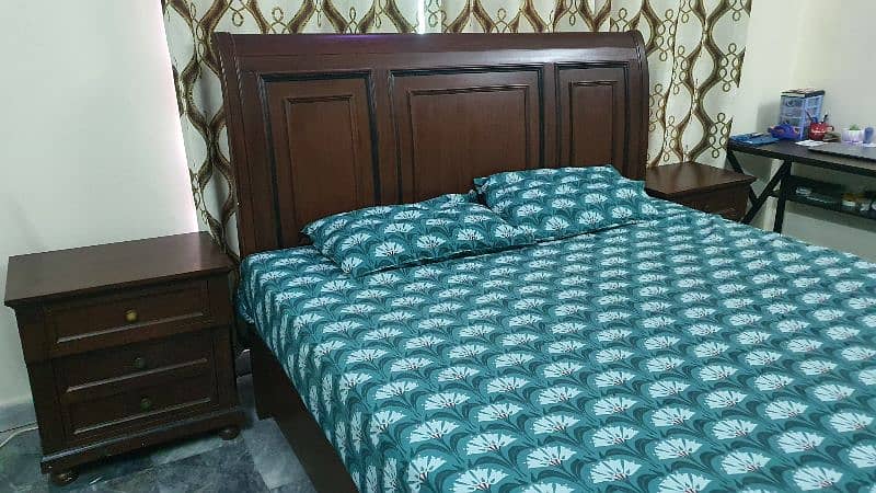 Complete Bed Set highest quality wood. Very slightly used 8