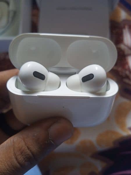 iphone airbords in USA only Box open. . 1