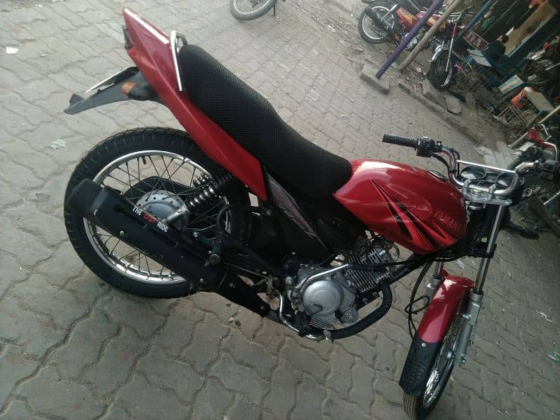 Yamaha YBZ125 for sale in very good condition in Sahiwal 1