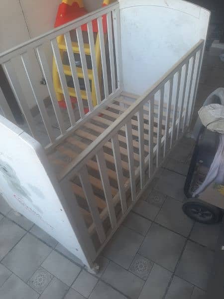 Tinnies imported baby cot good condition 1