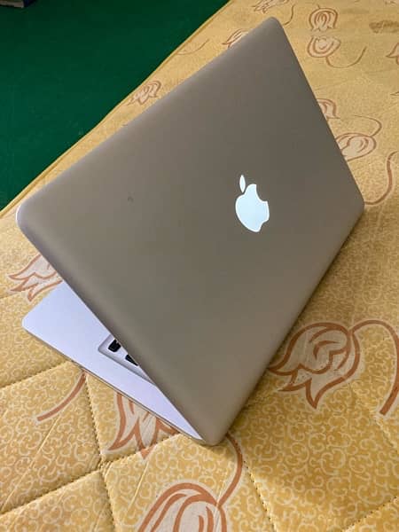 MacBook pro 2011 used condition good 3