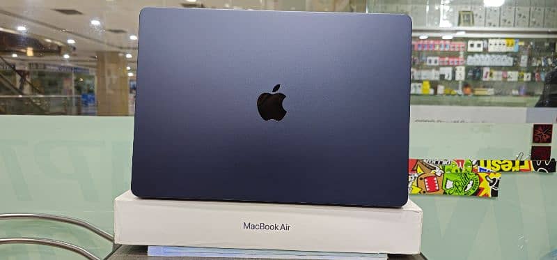 Apple Macbook Air M2 2023 15 inch 8gb 256 1
