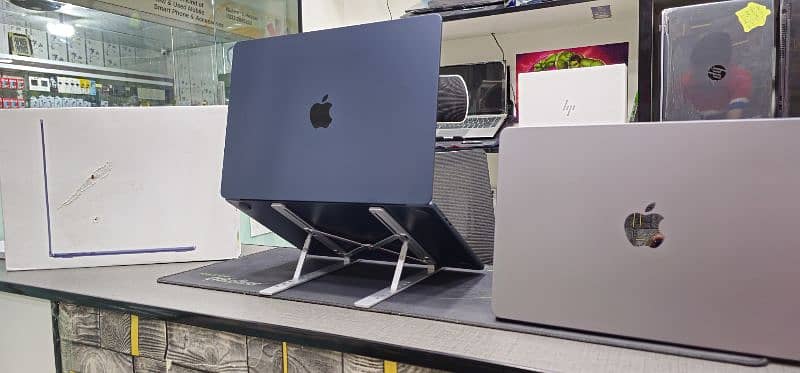 Apple Macbook Air M2 2023 15 inch 8gb 256 12